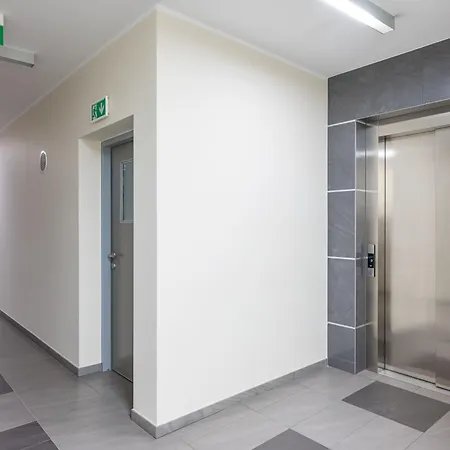 Warszawa-wlochy Excellent By Bookinghost * Varsavia