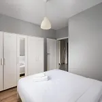 Apartament Warszawa-włochy Excellent *